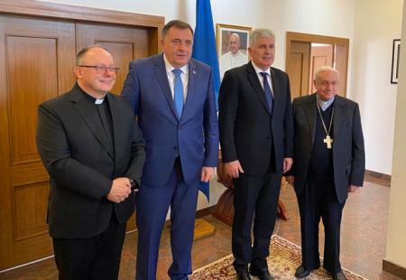 https://storage.bljesak.info/article/301695/450x310/Dodik-apostolski nuncij.JPG